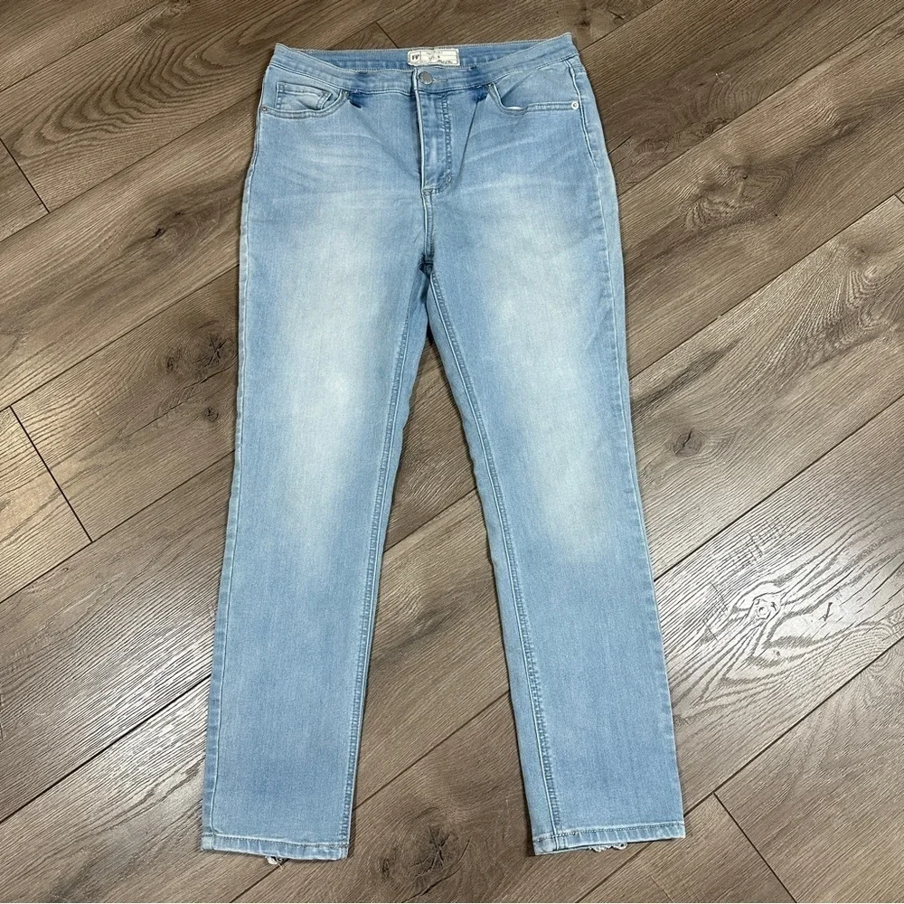 Free People Denim Light Wash Straight Leg high waisted Jeans size 30